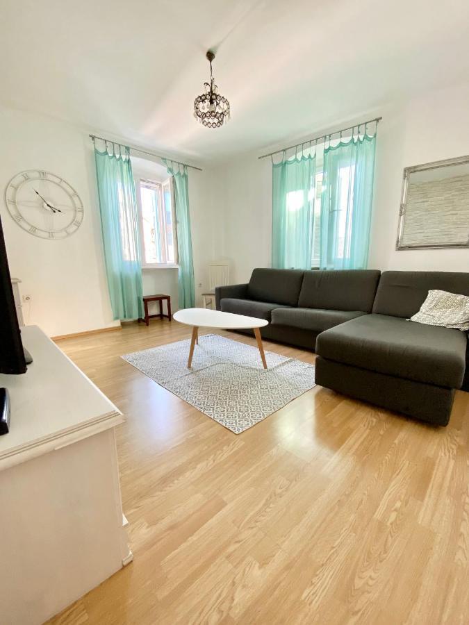 Apartment Evelina Pula Bagian luar foto