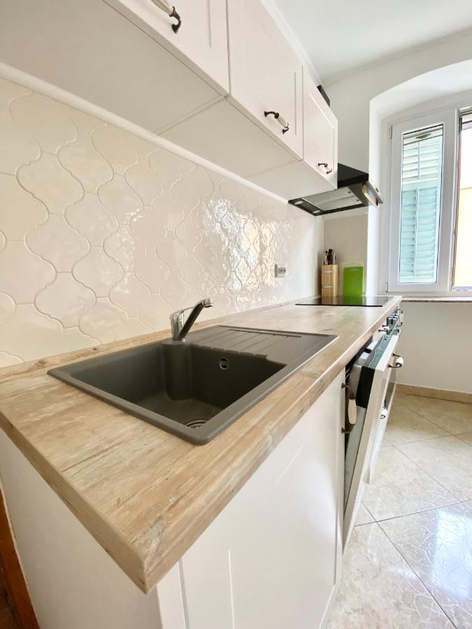 Apartment Evelina Pula Bagian luar foto